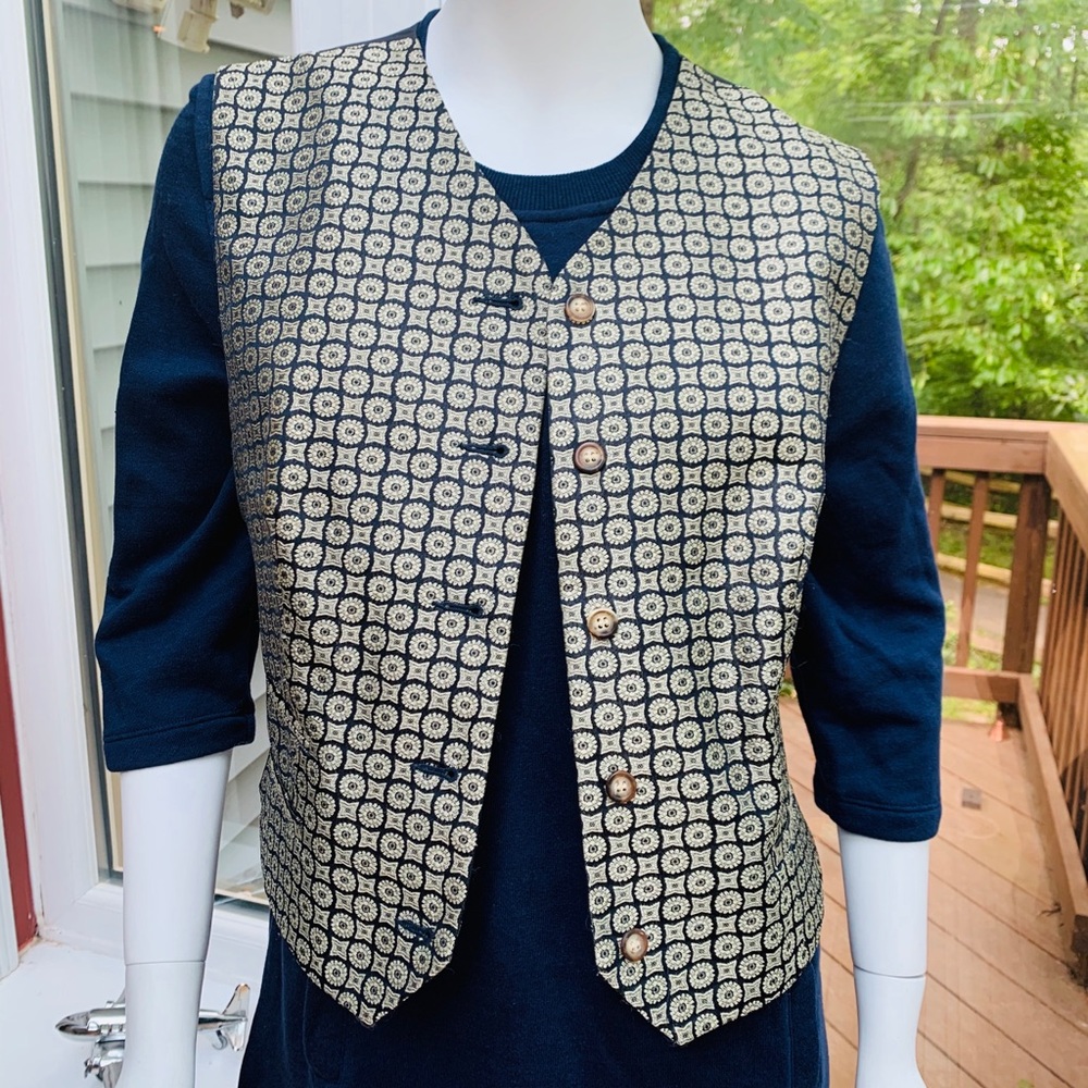 Beautiful Vest Size 12 (dress not included)